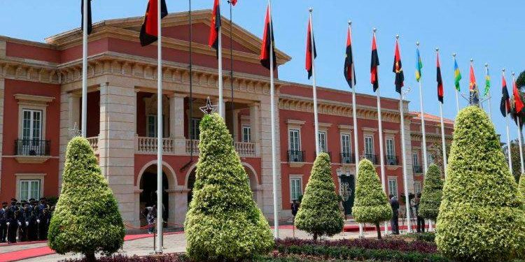 Defesa alega inocência de grupo acusado de planear atentados em Angola