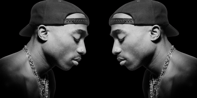Tupac (ainda) não descansa em paz