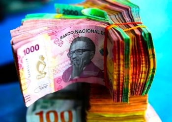 “O IVA fechou o buraco do Governo, mas o prato do angolano continua vazio”, diz economista
