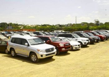 Apenas três em cada 100 angolanos pensam em comprar um carro
